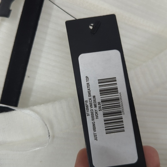 NWT LULU'S Just Vibing V-neck Long Sleeve Ribbed Top - Picture 7 of 7